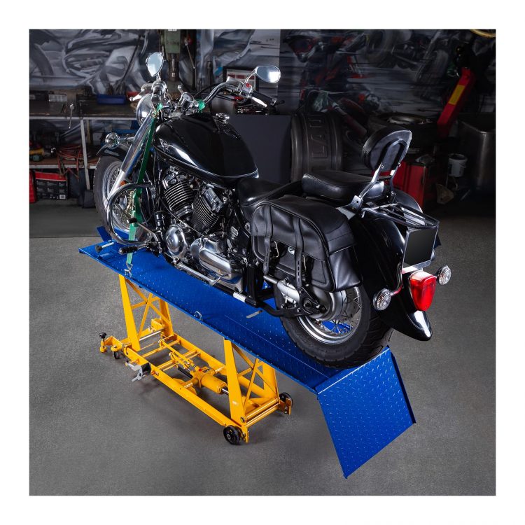 Hydraulická rampa na motocykle - 450 kg - 206 x 55 cm | model: MSW-MHB-450-780.1 vyrobená z kvalitnej ocele. Má nosnosť s maximálnou hmotnosťou 450 kg.