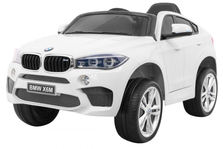 Elektrické autíčko BMW X6 M-Paket | biele, obľúbený model s plnou výbavou ako v skutočnom aute. S otvárateľnými dverami, LED svetlami a bezpečnostnými pásmi