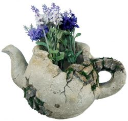 Keramický kvetináč - džbán je dekorácia, ktorá ozdobí každú záhradu či dvor. Keďže má pred sebou kvetináč, môžete si do neho zasadiť Váš obľúbený kvet.