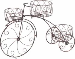Kvetináč Strend Pro v tvare bicykla dodajú vašej záhrade originálnosť. Tento stojan skrášli každý dvor a záhradu. Je vyrobený z kovu.