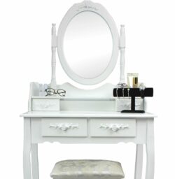 Toaletný stolík so zrkadlom je snom väčšiny žien. Stolík je s taburetkou a má 4 priestranné zásuvky, do ktorých sa zmestí všetka potrebná kozmetika.
