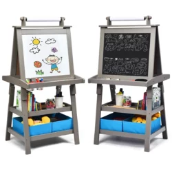 Detská obojstranná tabuľa s príslušenstvom 2v1 | sivá, je vybavená rolkou kresliaceho papiera, magnetmi, pohárikmi na pigmenty, magnetickou tabuľou.