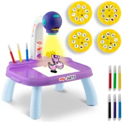 Projektor na kreslenie Ricokids | fialový je dokonalou hračkou pre vášho malého umelca. Rozvíjajte umelecké zručnosti svojho dieťaťa už od útleho veku.