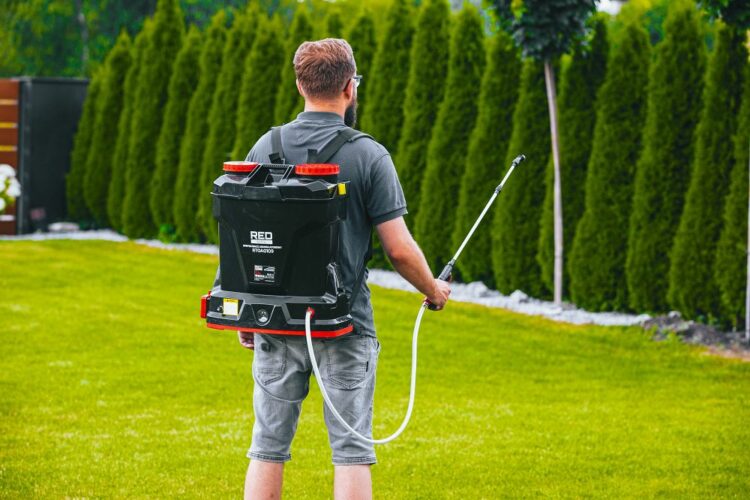 Akumulátorový postrekovač RTOA0109, 20 L | RED TECHNIC
