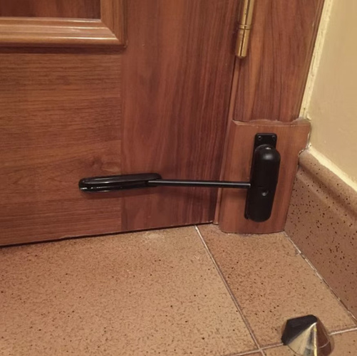 Zatvárač dverí, čierny | Malatec Zatvárač dverí, čierny | Malatec