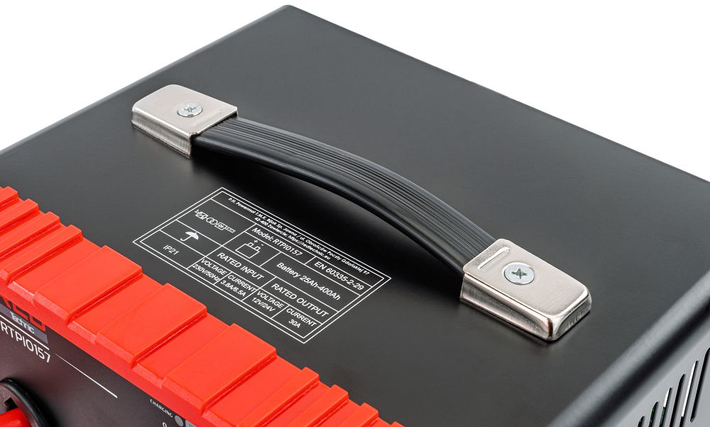 Invertorová nabíjačka autobatérií RTPI0167, 1450W | RED TECHNIC Invertorová nabíjačka autobatérií RTPI0167, 1450W | RED TECHNIC