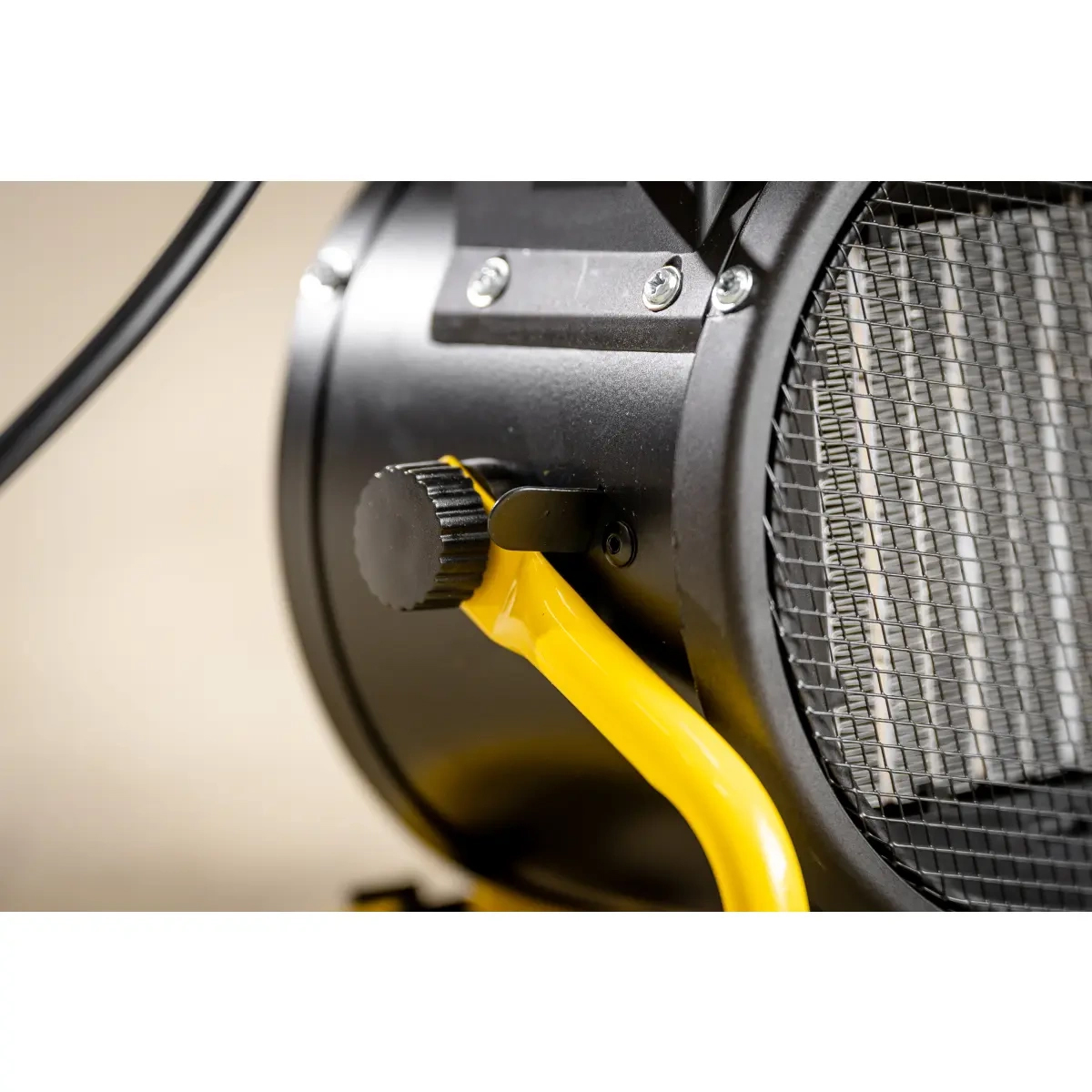 Elektrický ohrievač PTC, 2kW, okrúhly | DEDRA Elektrický ohrievač PTC, 2kW, okrúhly | DEDRA