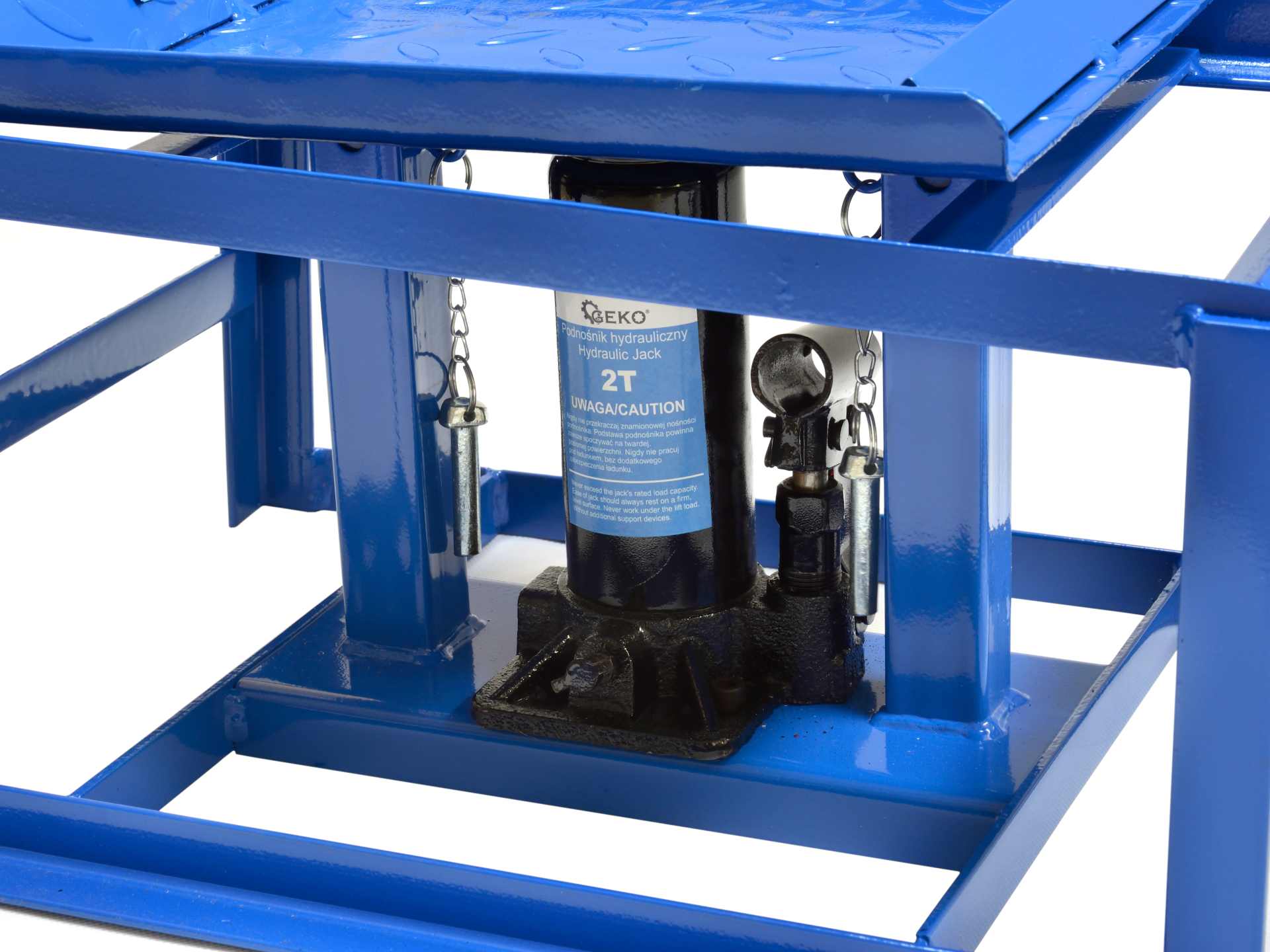 Nájazdová rampa so zdvihákom, 2T | GEKO Nájazdová rampa so zdvihákom, 2T | GEKO